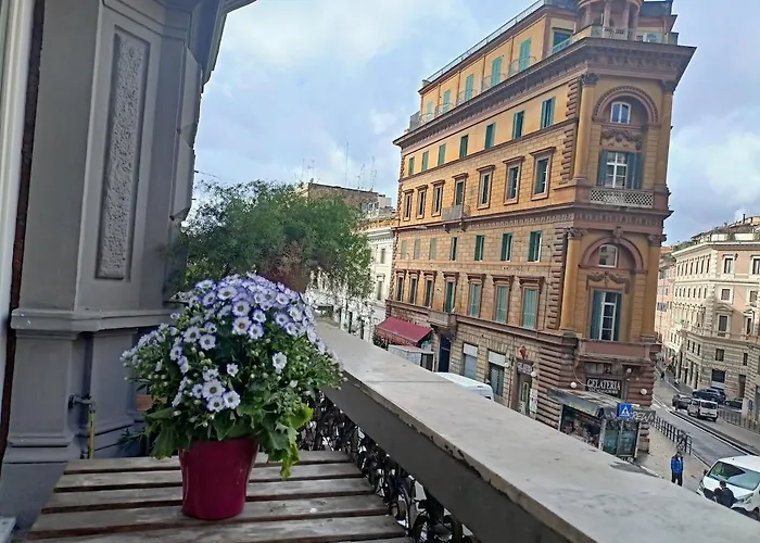 Private By An Italian Family - A Unique Experience Close To Colosseum, The Forum And Basilica Saint Mary Major Отель типа "постель и завтрак" Рим